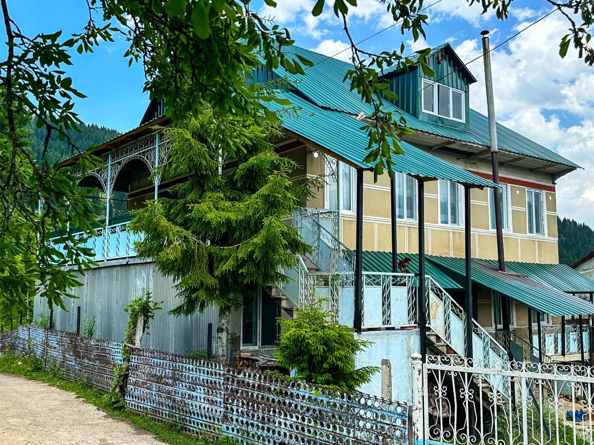 Armazi Hotell Khulo Exteriör bild